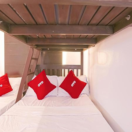 Oyo 759 Royal South Garden Suites Tagaytay City Bagian luar foto