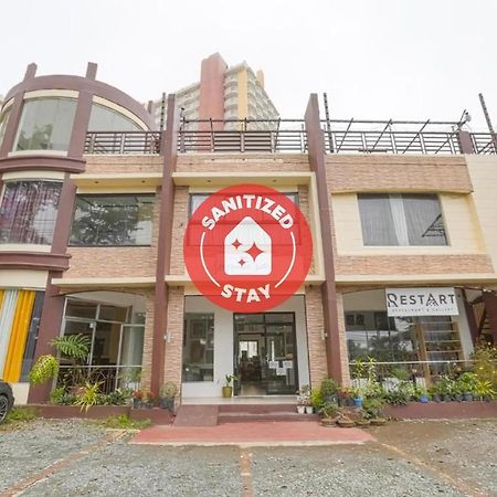 Oyo 759 Royal South Garden Suites Tagaytay City Bagian luar foto
