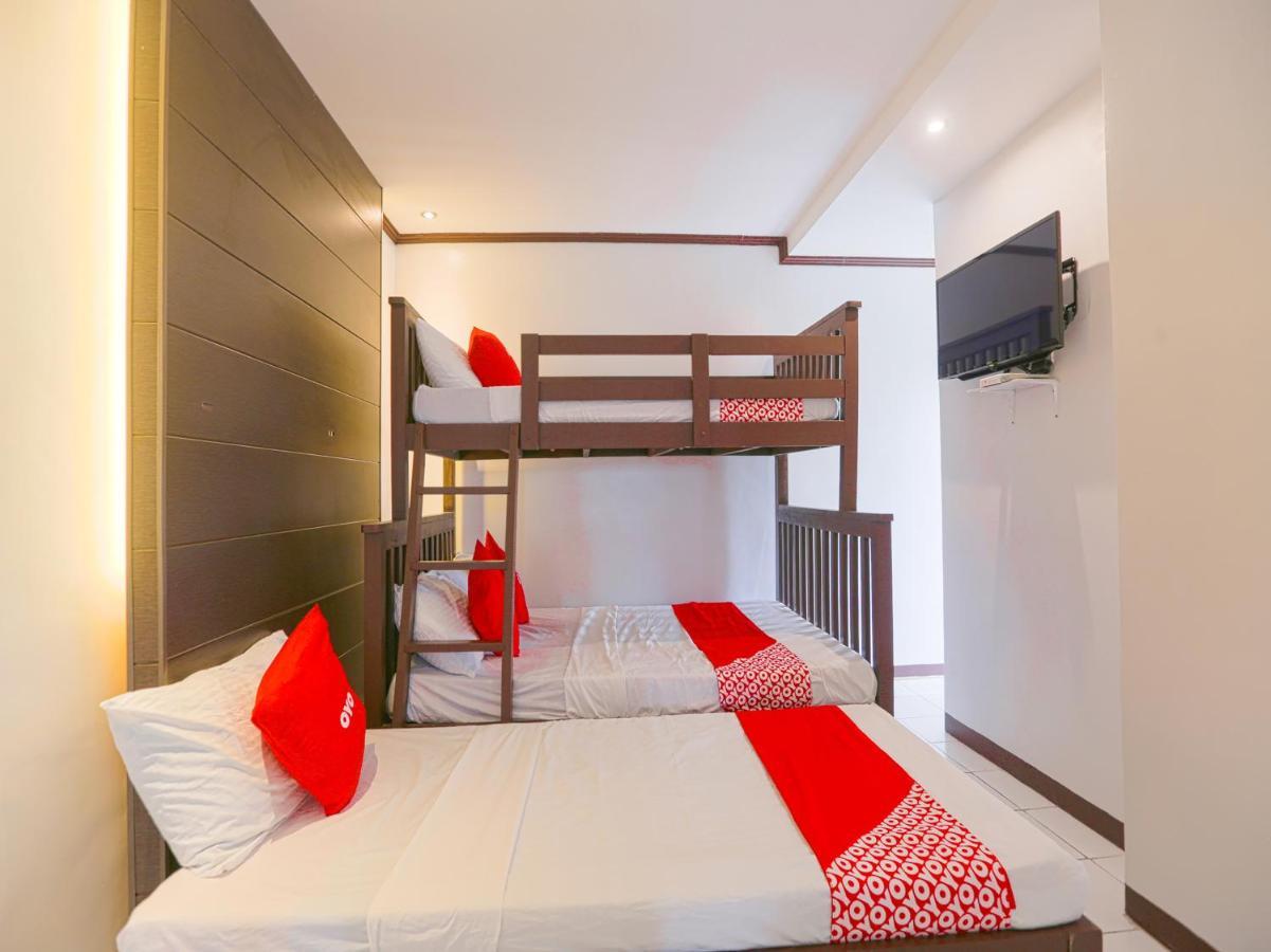 Oyo 759 Royal South Garden Suites Tagaytay City Bagian luar foto