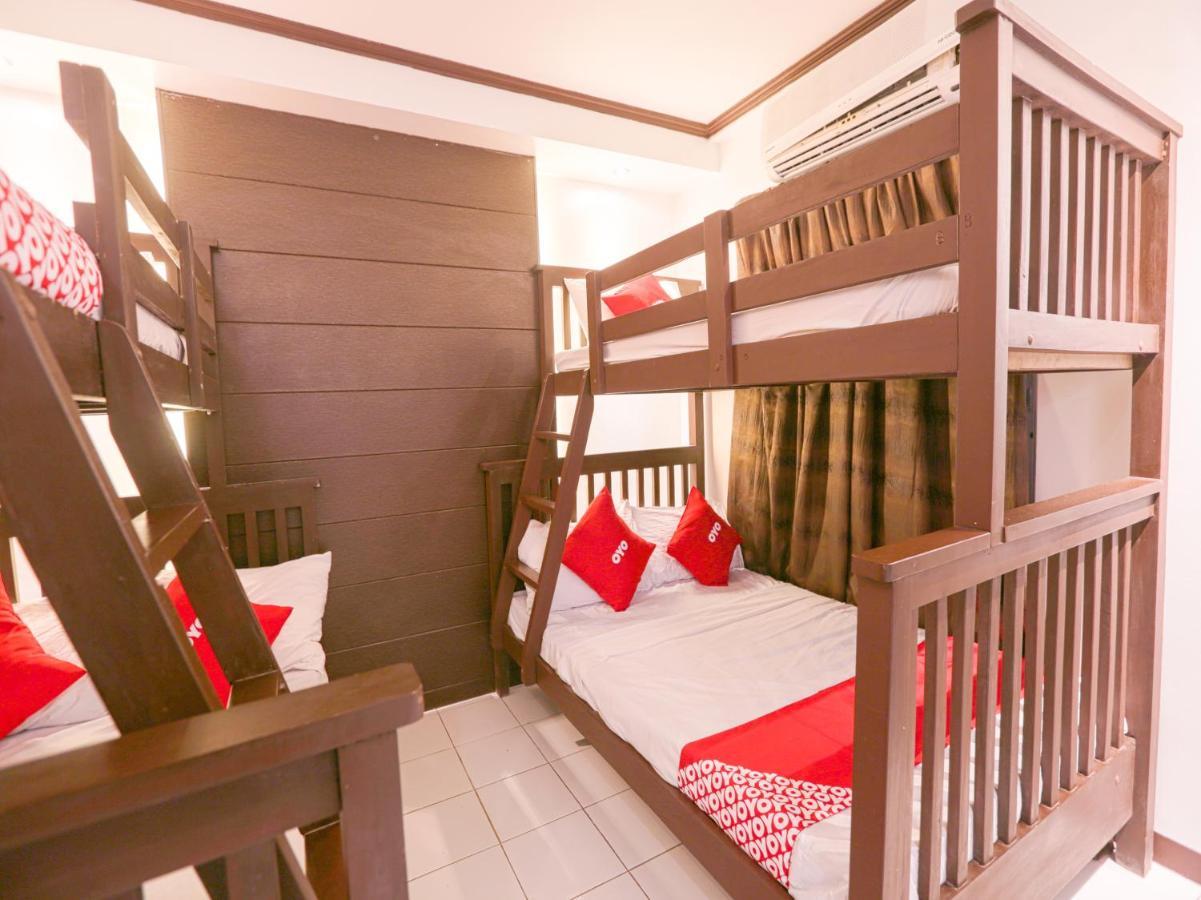 Oyo 759 Royal South Garden Suites Tagaytay City Bagian luar foto