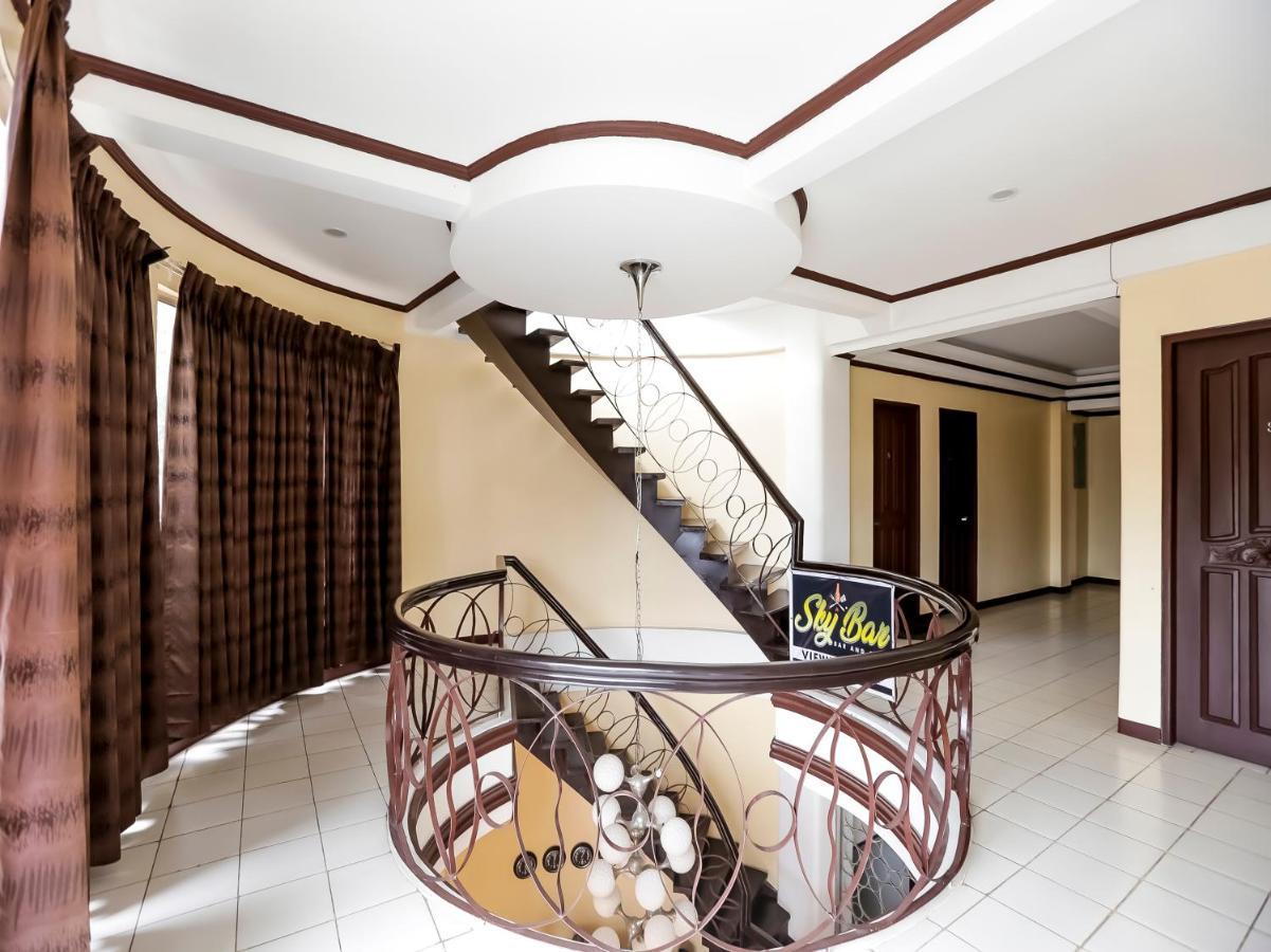 Oyo 759 Royal South Garden Suites Tagaytay City Bagian luar foto