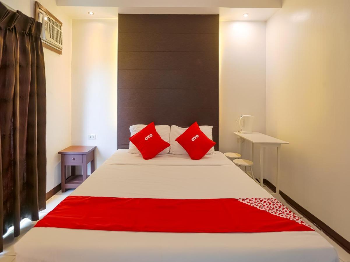 Oyo 759 Royal South Garden Suites Tagaytay City Bagian luar foto
