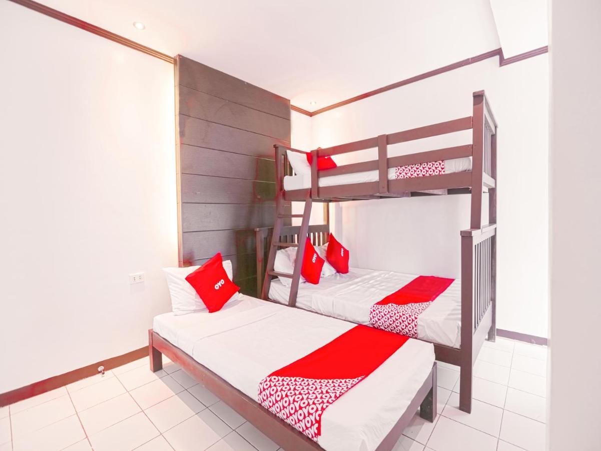 Oyo 759 Royal South Garden Suites Tagaytay City Bagian luar foto