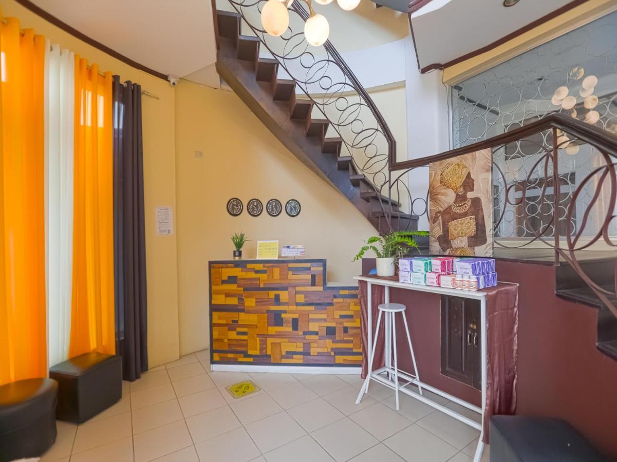 Oyo 759 Royal South Garden Suites Tagaytay City Bagian luar foto