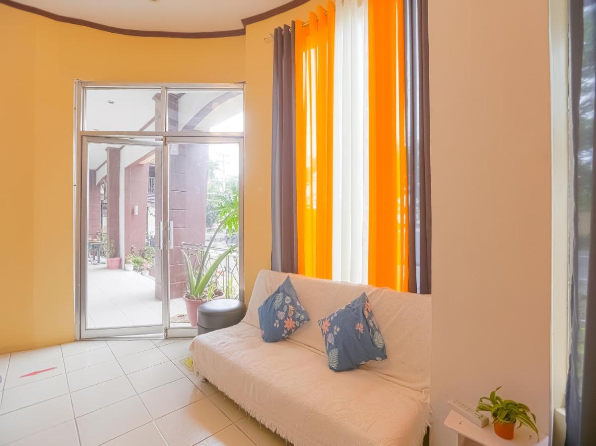 Oyo 759 Royal South Garden Suites Tagaytay City Bagian luar foto