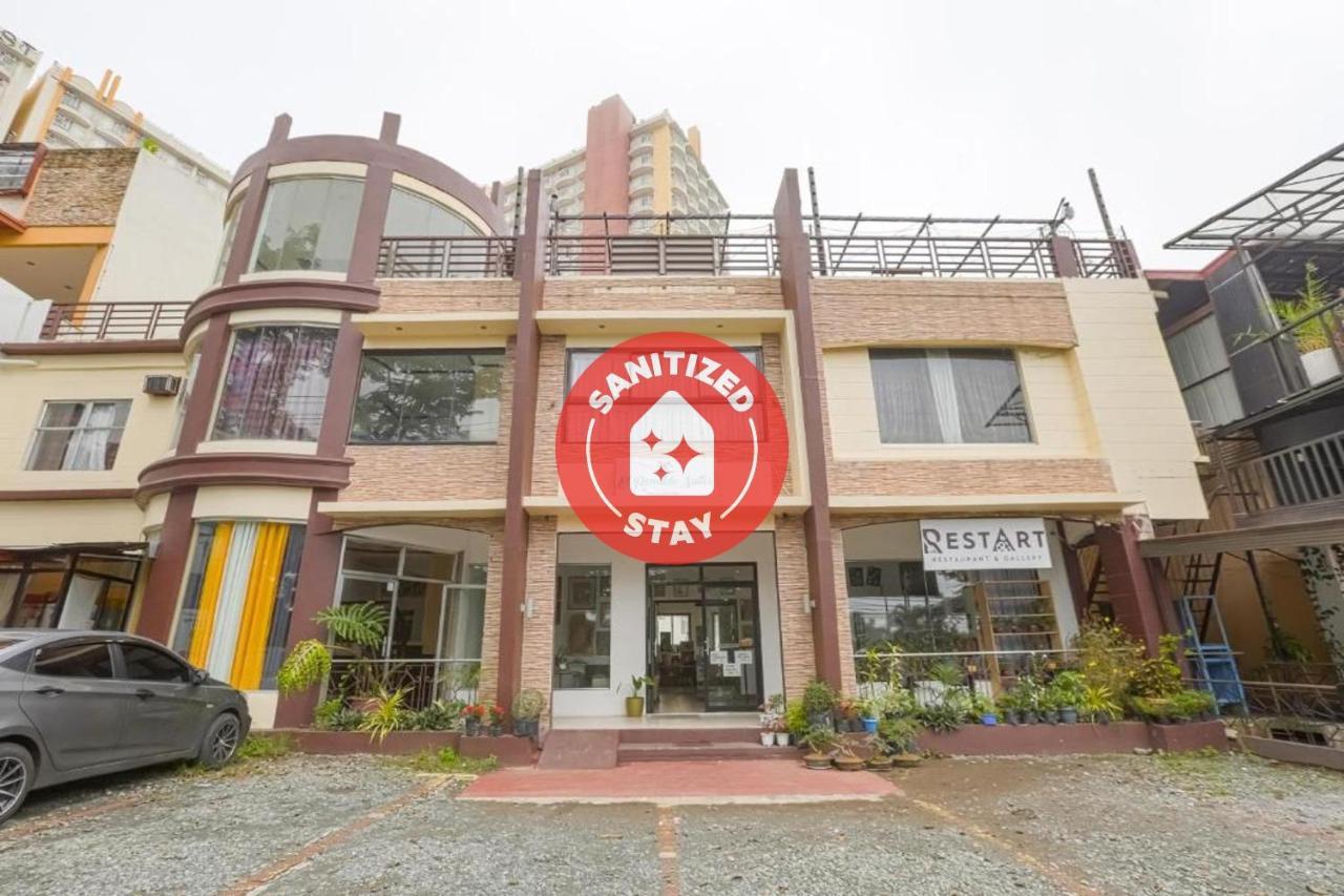Oyo 759 Royal South Garden Suites Tagaytay City Bagian luar foto